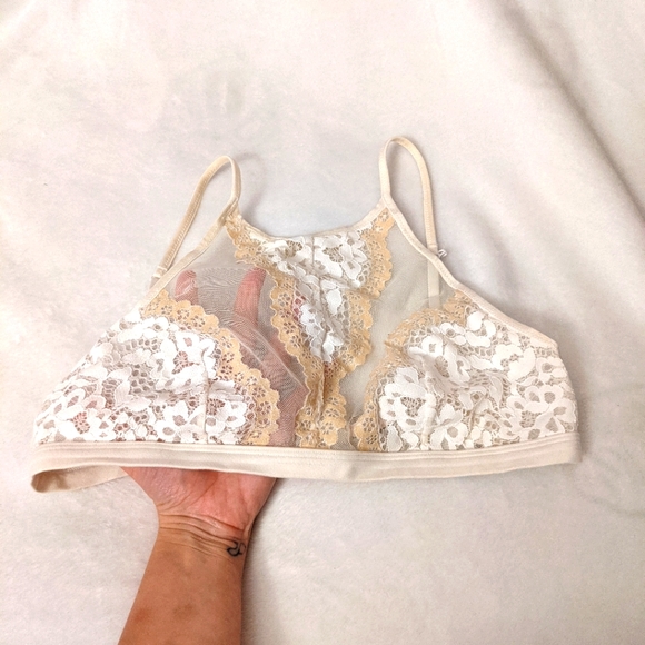 Victoria's Secret high neck bralette - Picture 2 of 4